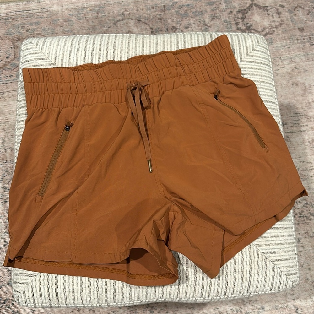 All in motion burnt orange/brown active short.